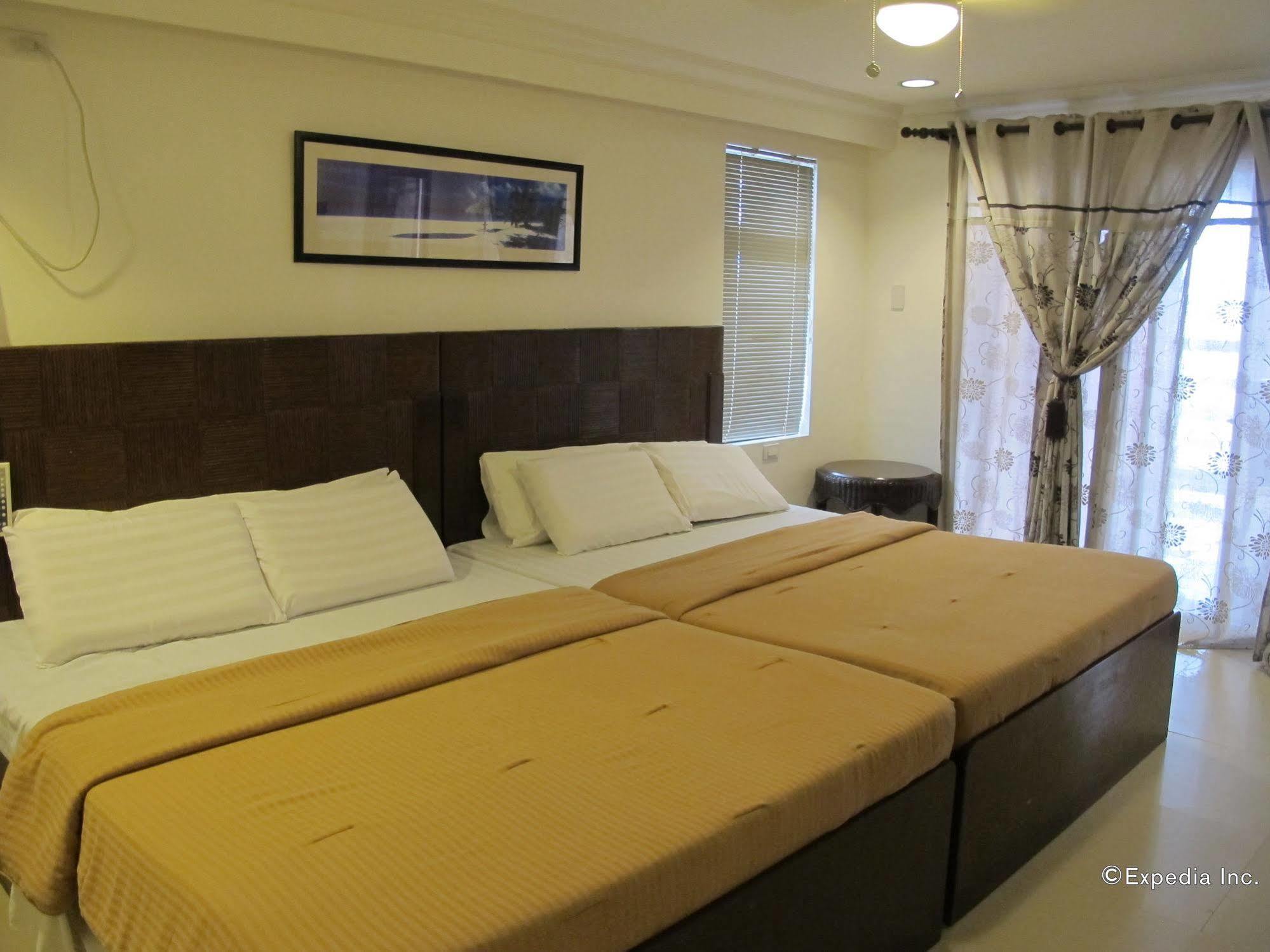 Bluefins Resort Đảo Mactan Ngoại thất bức ảnh